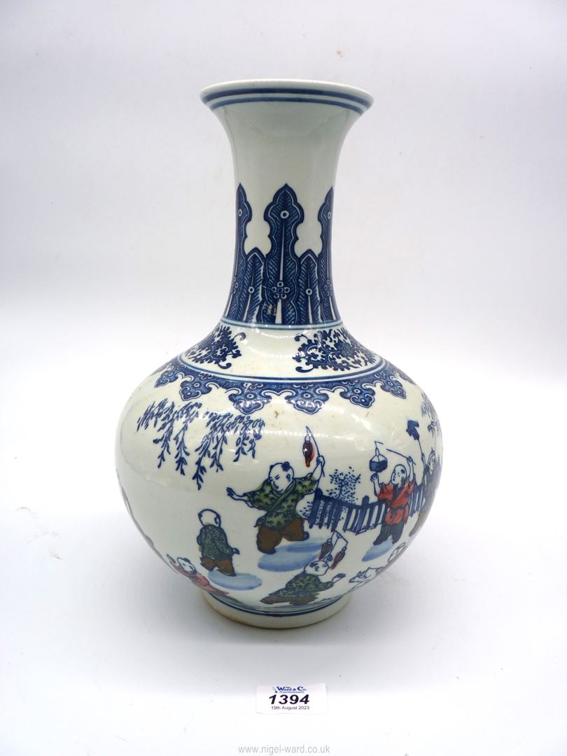 An Oriental vase with six character mark to base surrounded by two concentric circles, - Image 3 of 4