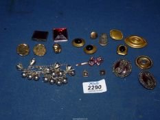 A small quantity of costume jewellery to include; one 9ct gold stud, Silver thimble,