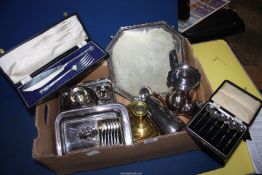 A quantity of silver plate/EPNS including cased coffee spoons, serving tray,