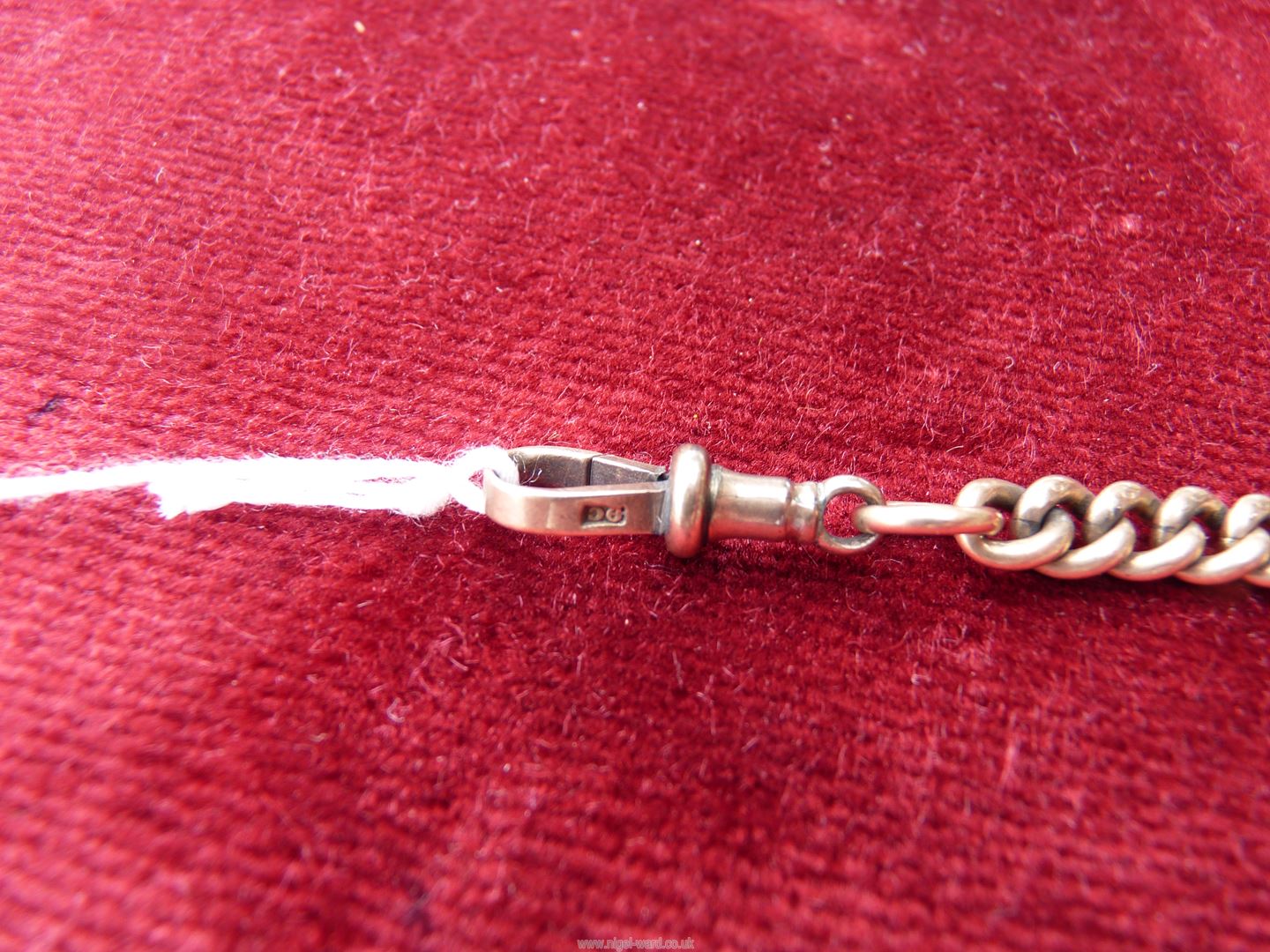 A 9ct gold graduated chain, watch chain with T bar, weight 50.3g. - Image 3 of 5