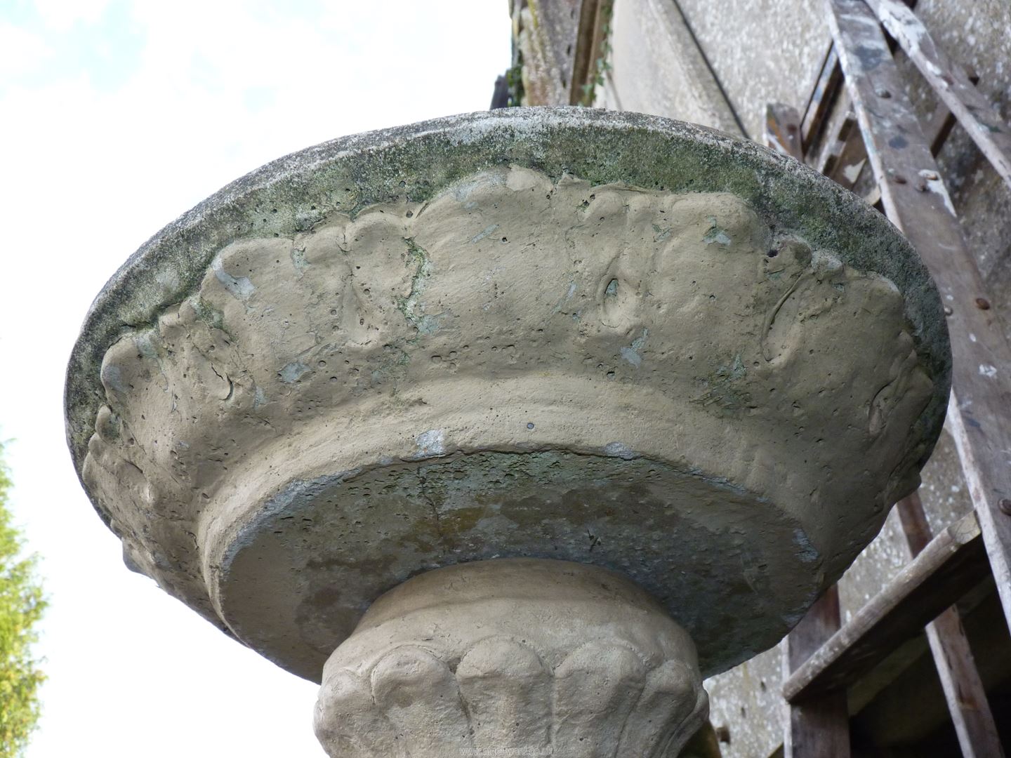 A concrete bird bath, 33" high x 17" diameter. - Image 5 of 10