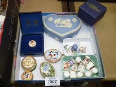 Five Halcyon Days pill boxes, collection of thimbles and a Wedgwood trinket pot.