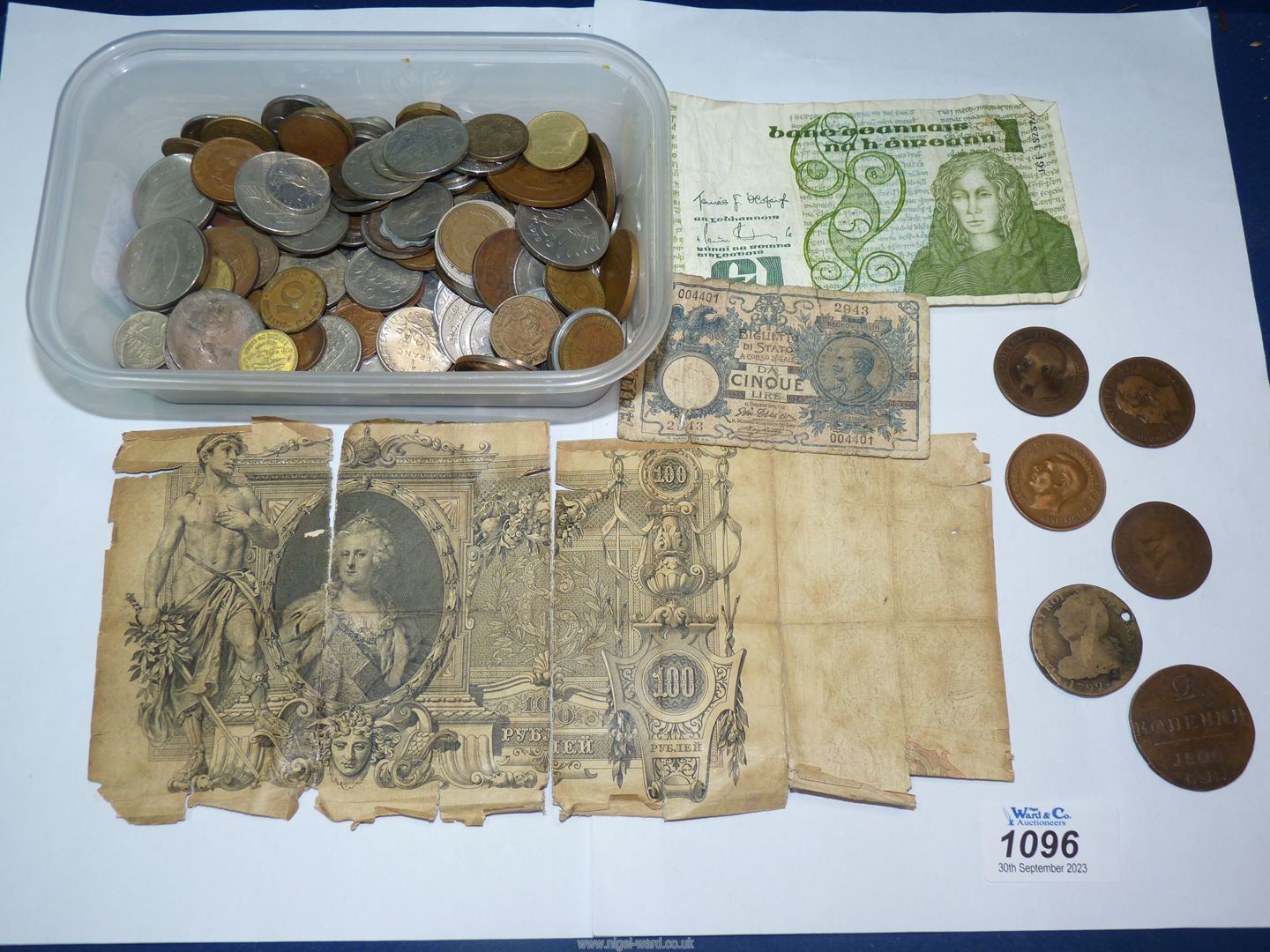 A tub of British and foreign coins and notes including 1910 note '100 Russian rubles' a/f.