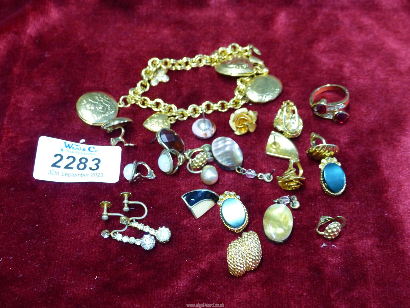 A small box of mixed costume jewellery including clip-on earrings, bracelet, ring, etc. - Image 2 of 2