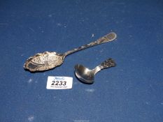 A silver tea caddy Spoon, Birmingham 1829, maker U & H (Unite and Hilliard), 11g,