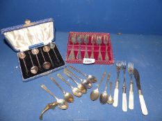 A quantity of miscellaneous plate including cased set G & S Co.