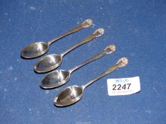 Four silver Teaspoons with scroll ends, London 1915, 41 grams.