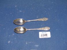 Two silver Teaspoons with bead and scroll handles, London 1902, 30 grams.