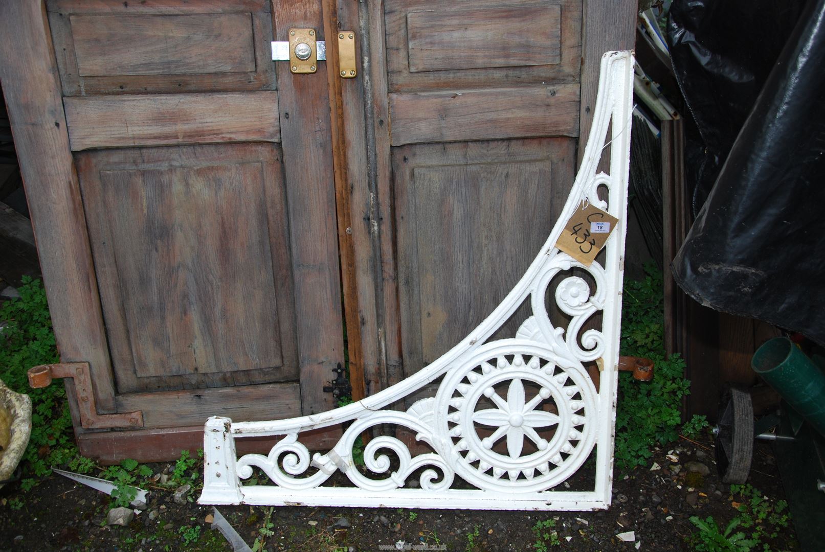 Large cast iron wall bracket - 37" x 39".