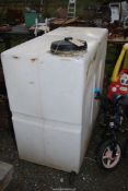 A Plastic Storage Tank / IBC unit - no tap ?capacity*