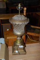 A rope pattern table lamp.