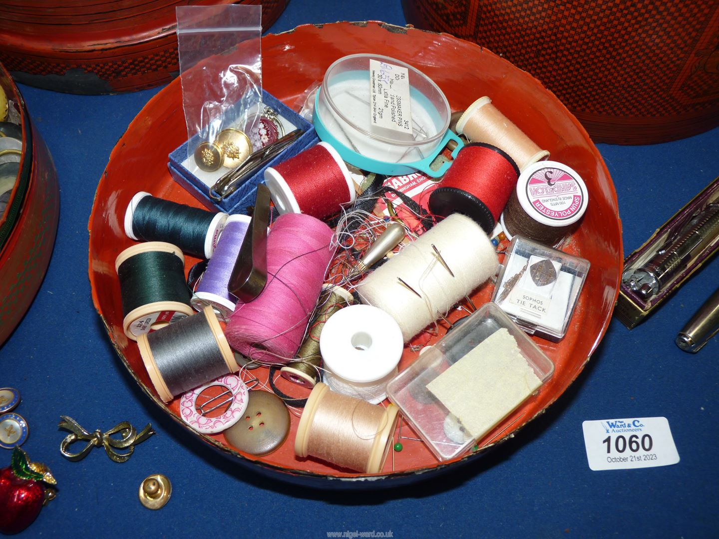 A quantity of miscellanea to include a red lacquered Oriental style sewing box with contents - Image 2 of 4