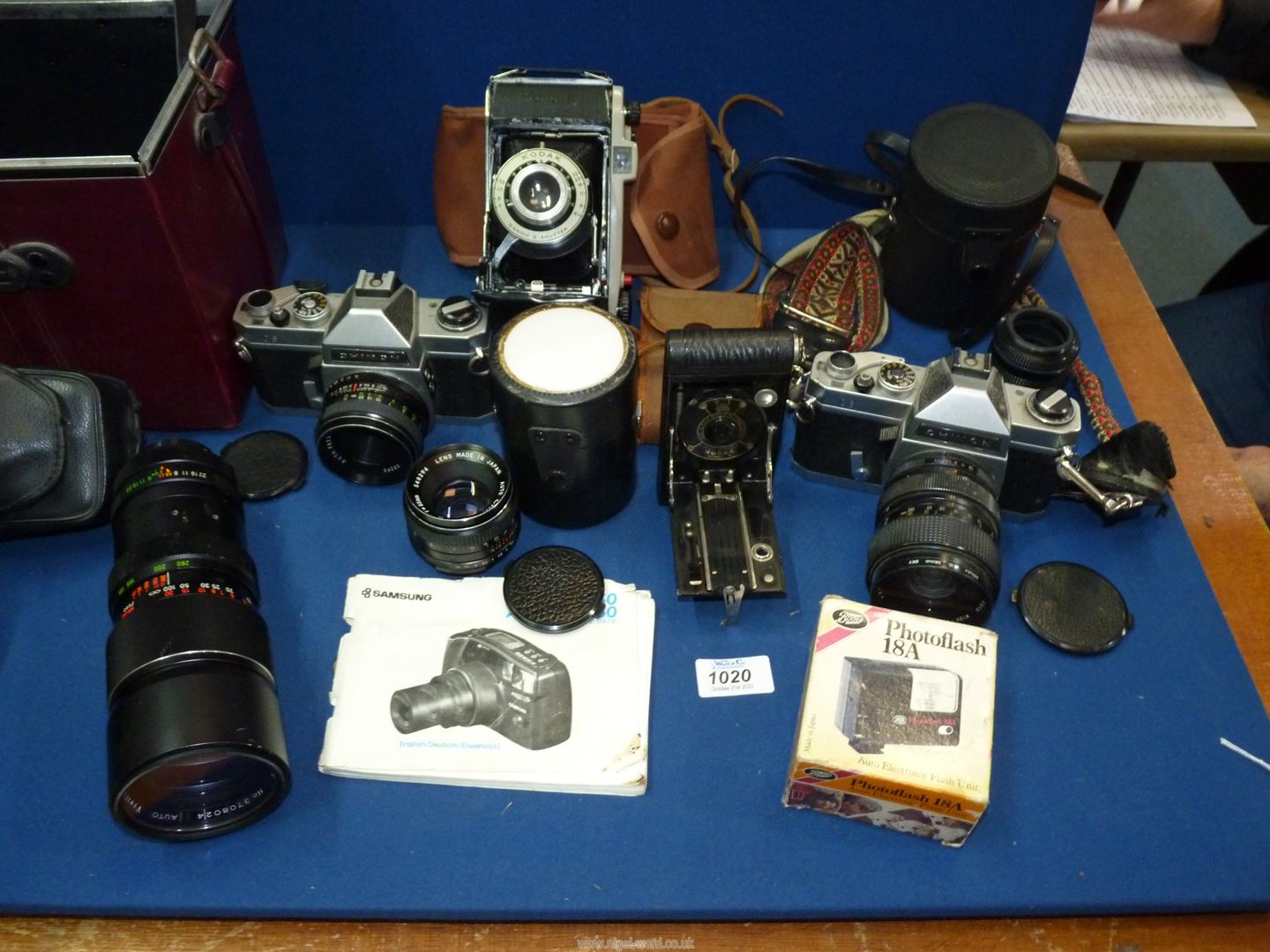 A quantity of photography items including Kodak Junior II camera, Samsung AF Zoom 1050 cased camera, - Image 2 of 2