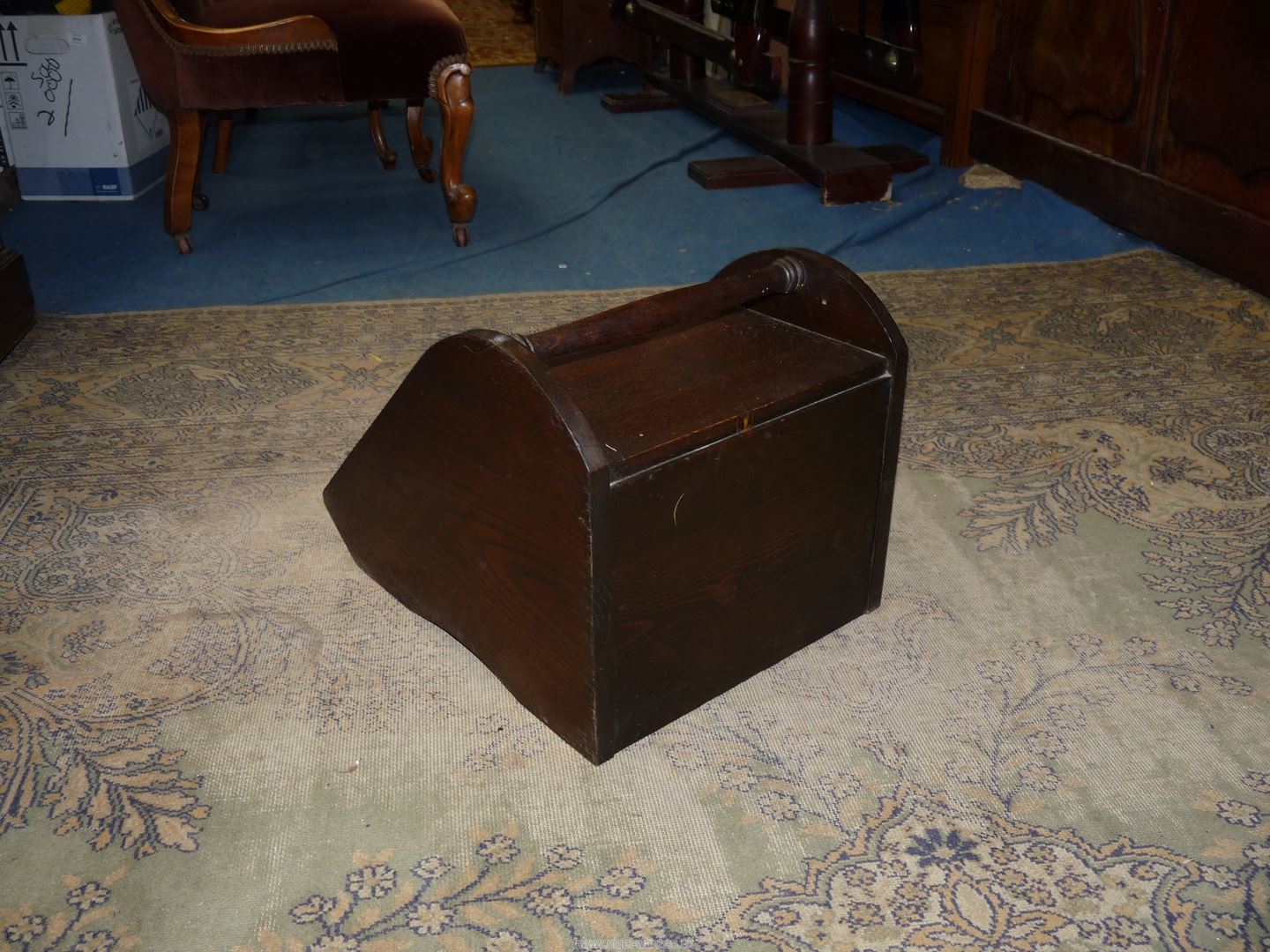 A dark-wood Coal box with lift up lid, with liner. - Image 3 of 3