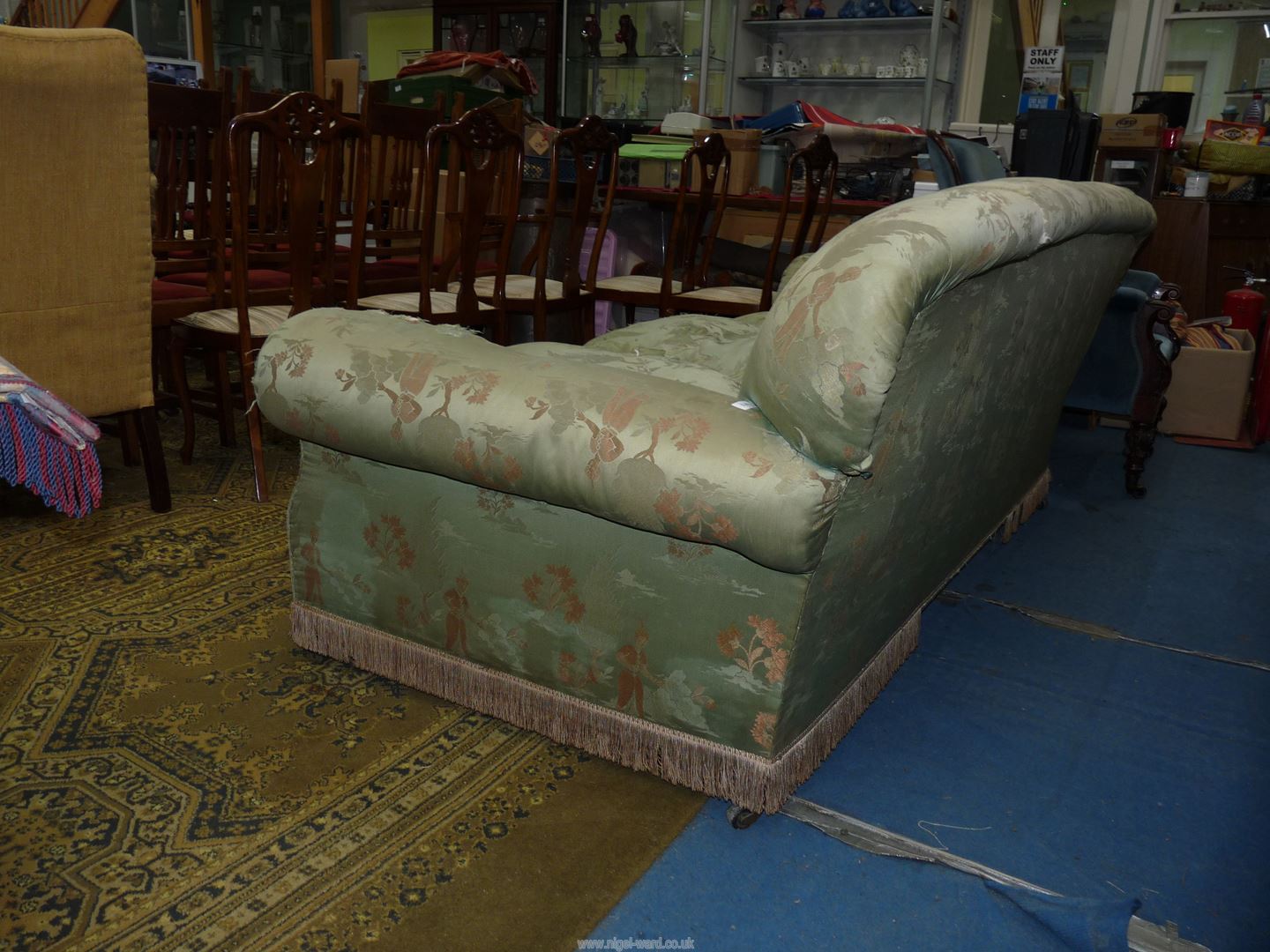 An elegant circa 1910 three-seater settee upholstered with chinoiserie style green ground satin - Image 2 of 3