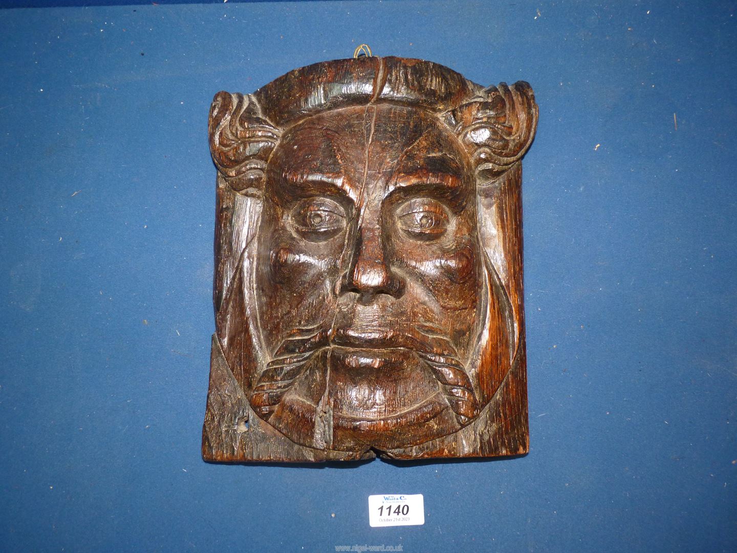 An Oak carved wall mask of a bearded Gentlemen, with hook hanger to rear, 10" high x 9" wide approx. - Image 2 of 3