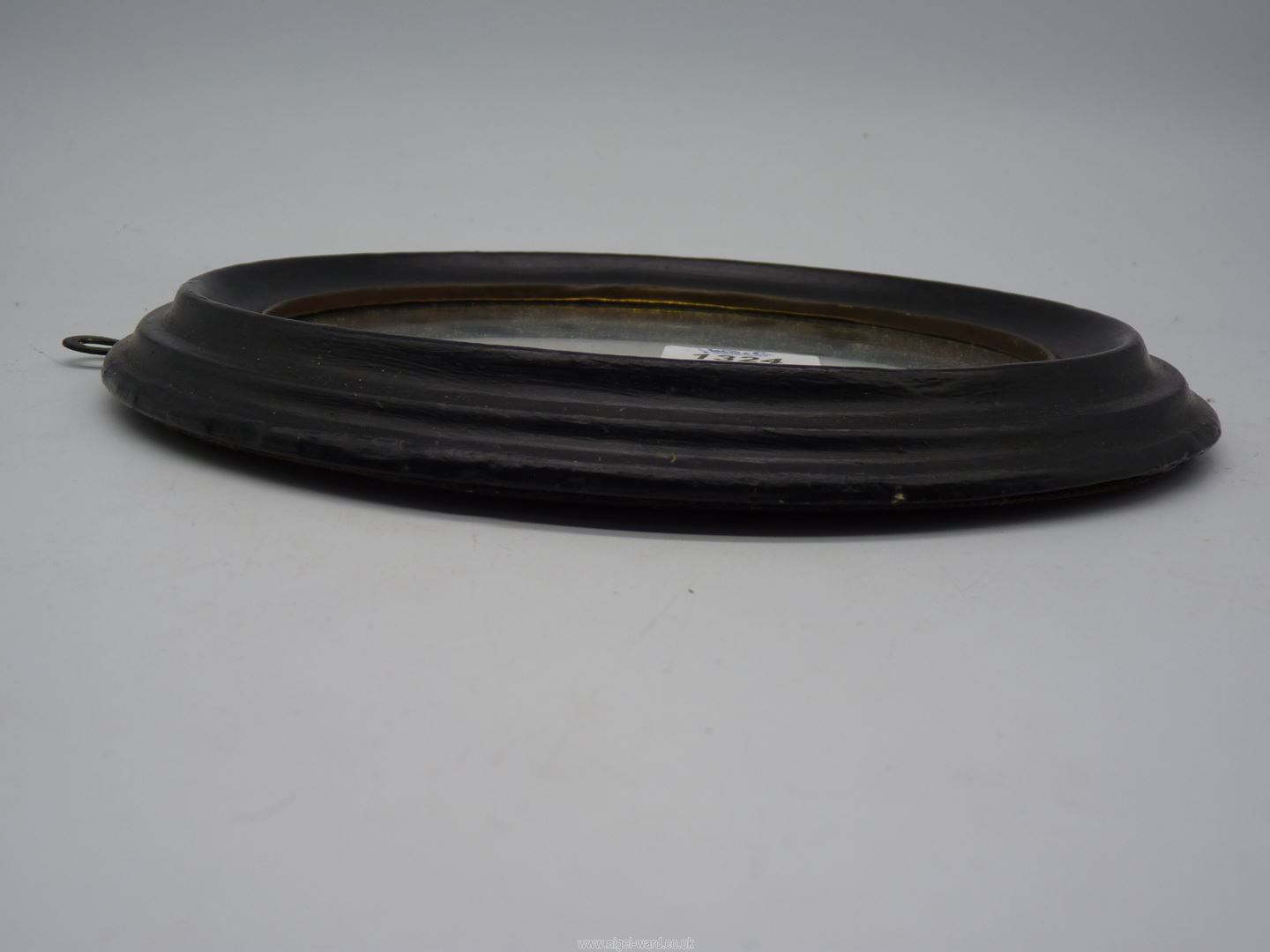 Two small oval Mirrors with gilded rim to inner frame edge of mirror, - Image 5 of 14