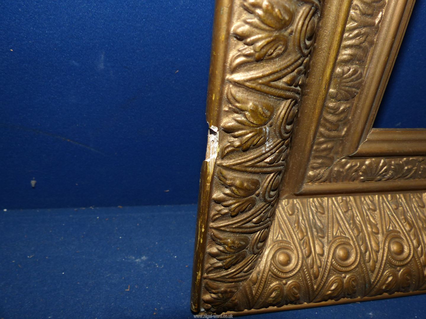 A large heavy ornate gilt frame, overall 2' 6" x 2' 2", aperture 1' 10 1/2" x 1' 6 1/2", - Image 4 of 5