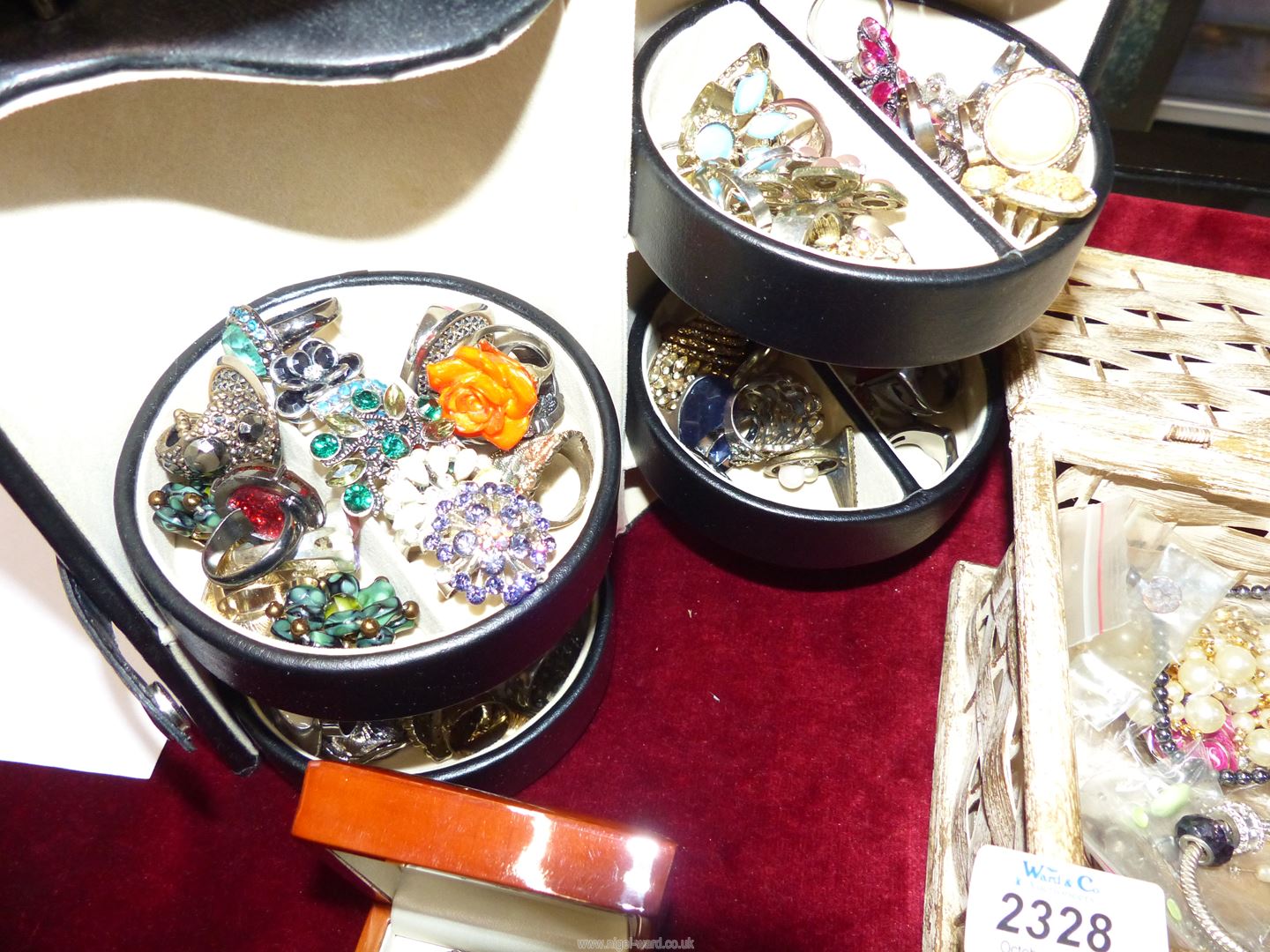 A jewellery box containing costume jewellery rings, and a jewellery box containing chains, - Image 2 of 3