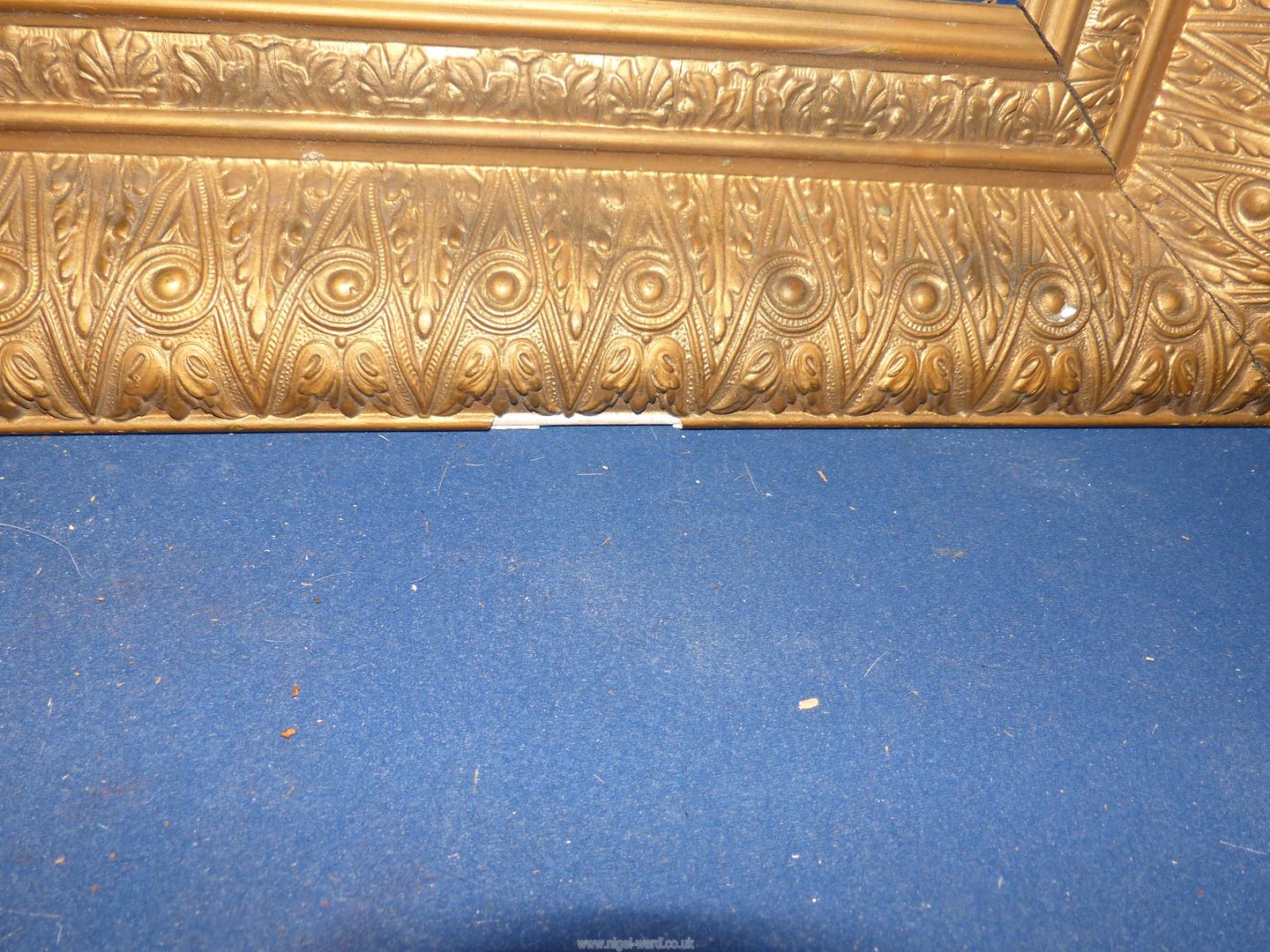 A large heavy ornate gilt frame, overall 2' 6" x 2' 2", aperture 1' 10 1/2" x 1' 6 1/2", - Image 3 of 5