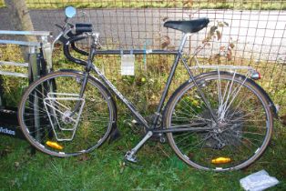 A Romanian drop handle bar 18 speed road bicycle.