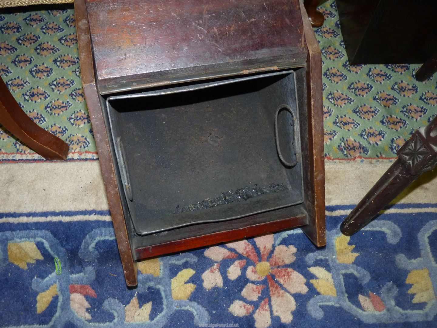 A Mahogany Coal Box having an iron carrying handle and complete with a shovel and metal liner. - Image 2 of 2
