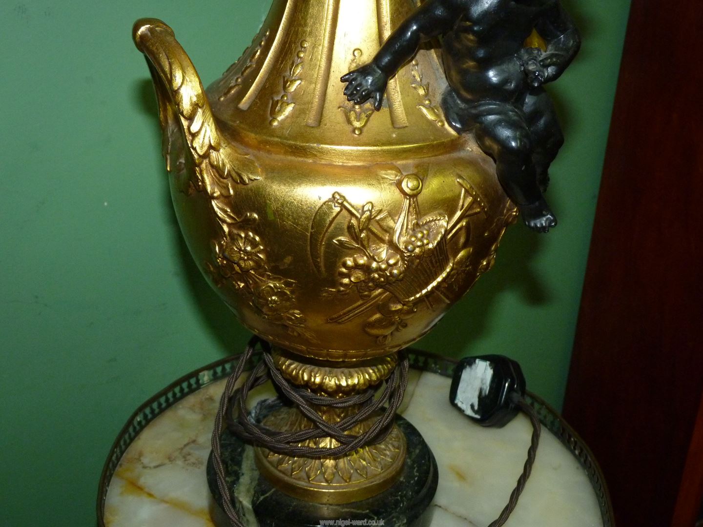 A decorative French gilt metal table lamp, - Image 4 of 4