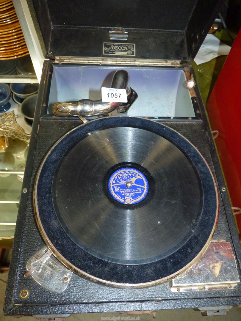 An antique Decca Salon record player in black case, pat nos. 5650/23 33346/28. - Image 2 of 2