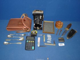 A mixed tray of ephemera including vintage Kodak six 20 folding camera, throwing knife,