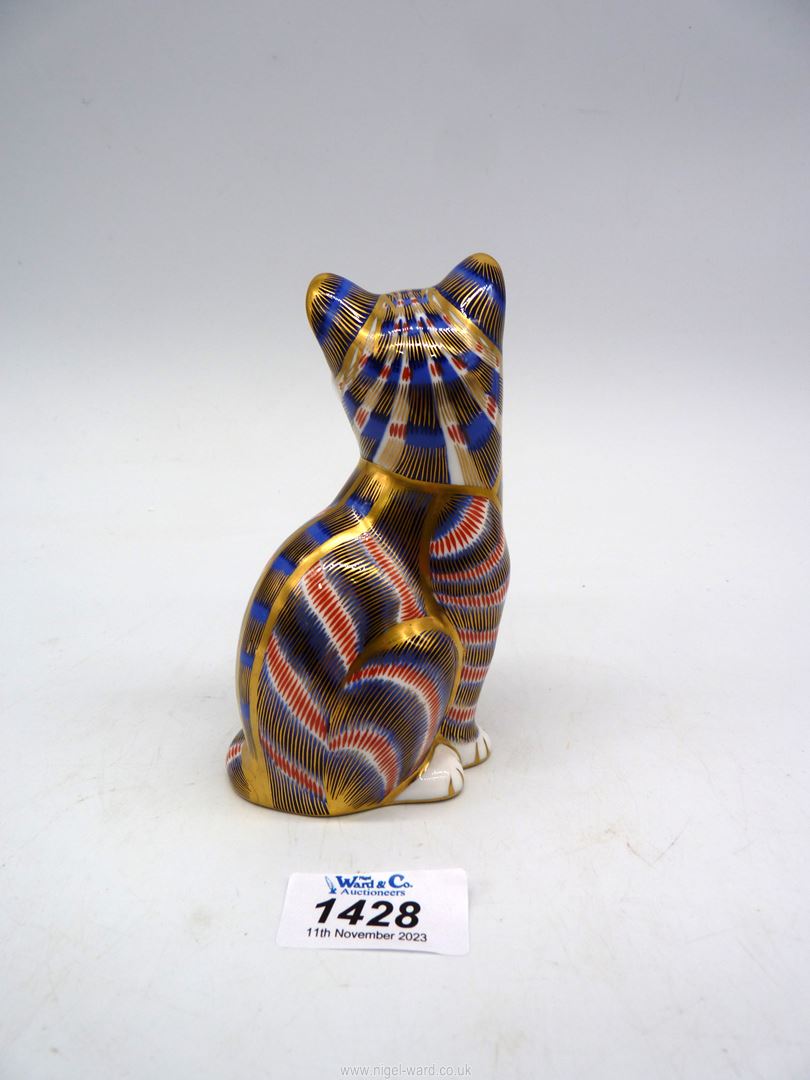 A Royal Crown Derby cat Paperweight with gold stopper, 5 1/4" tall. - Image 2 of 3