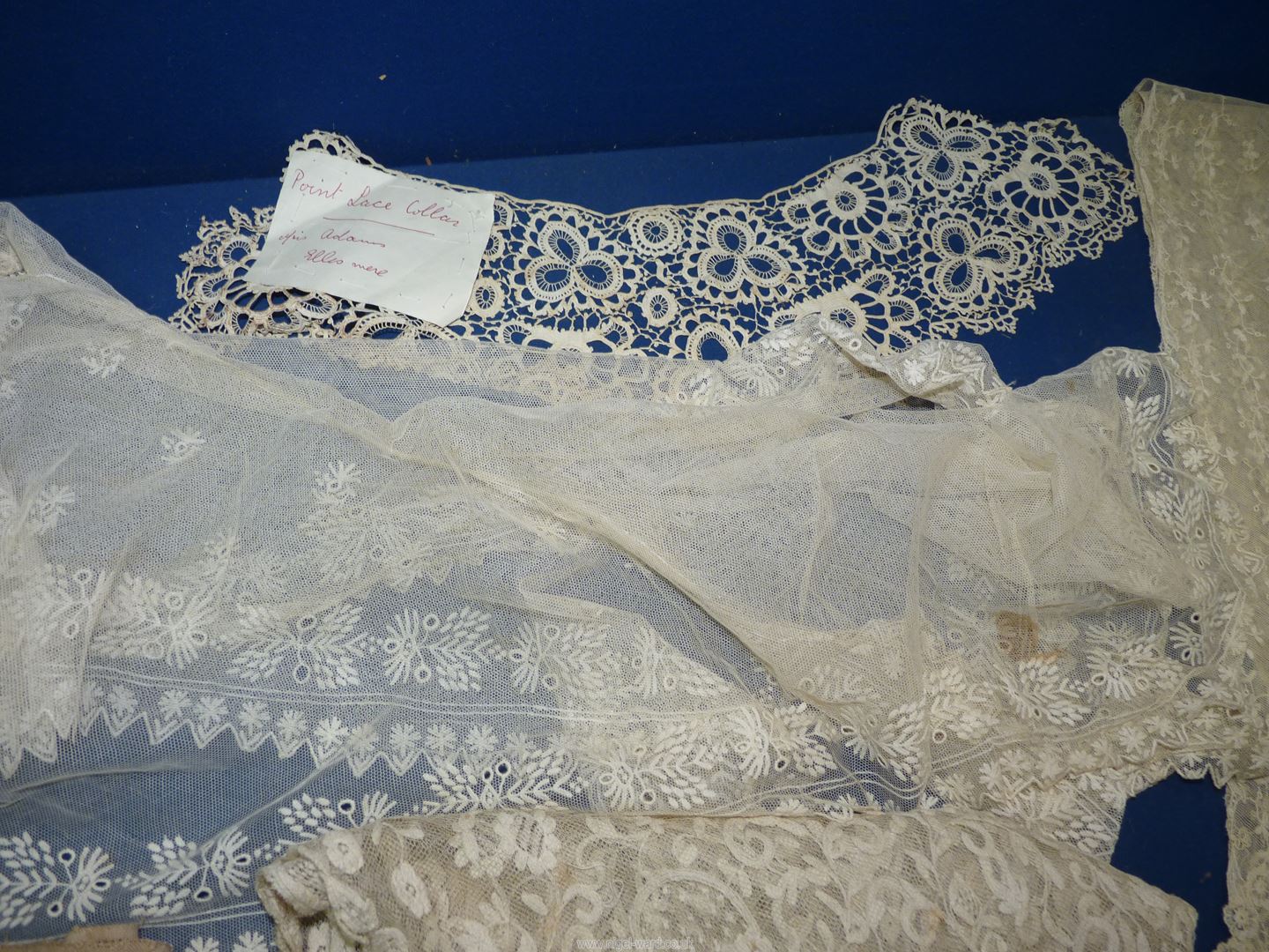 A quantity of old lace including a wedding veil, a/f, shawl, collars, runners etc. - Image 2 of 3