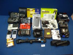 A quantity of 35mm/digital cameras including Sanyo VPC - E1403 14 megapixel camera - boxed,