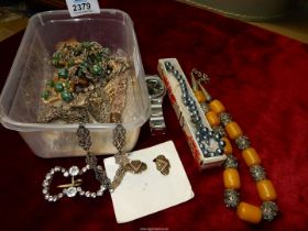 A small quantity of jewellery to include; vintage Tibetan necklace, filigree necklace, beads,