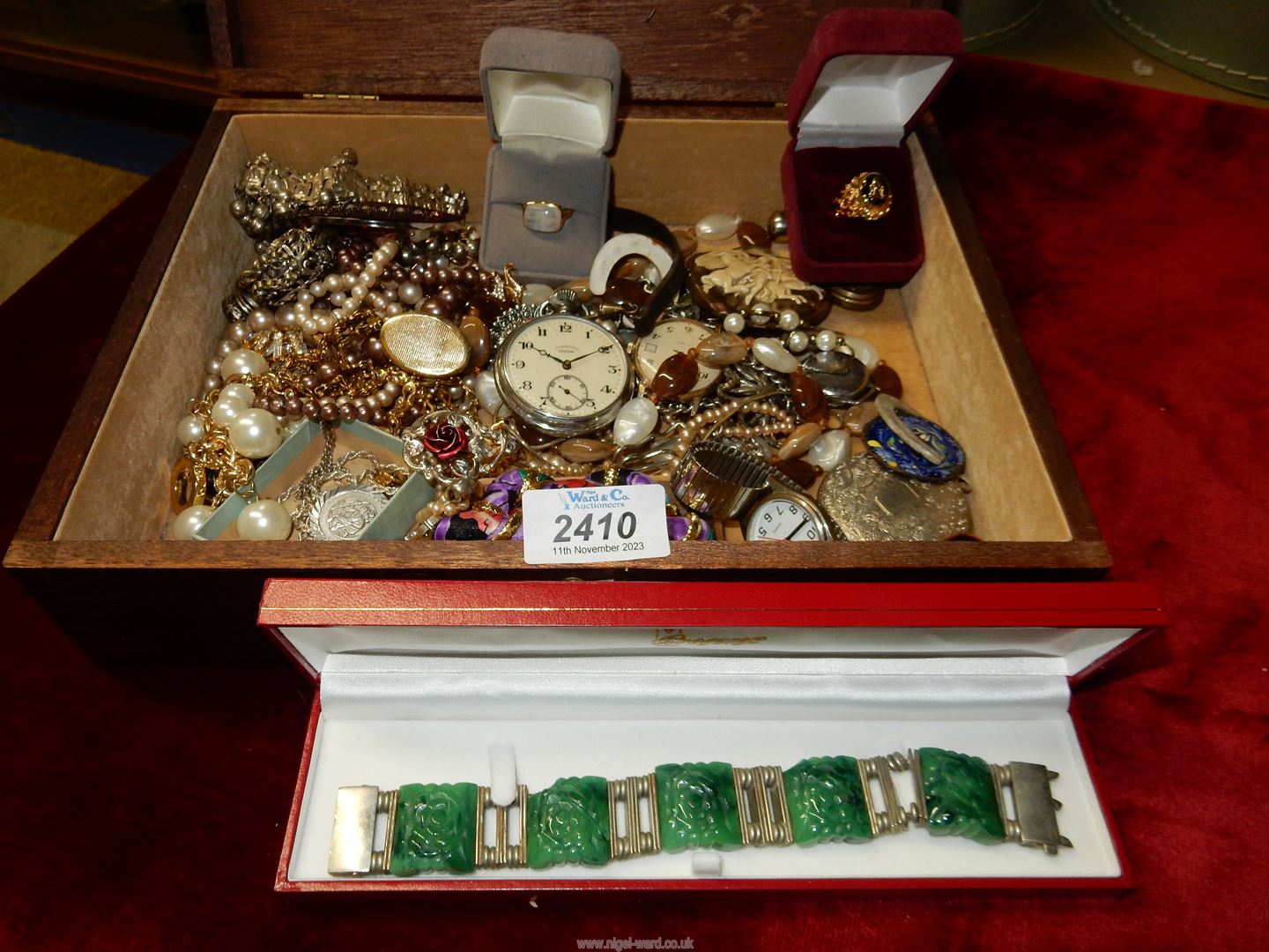 A quantity of costume jewellery including necklaces, rings, brooches, hair grips, etc.