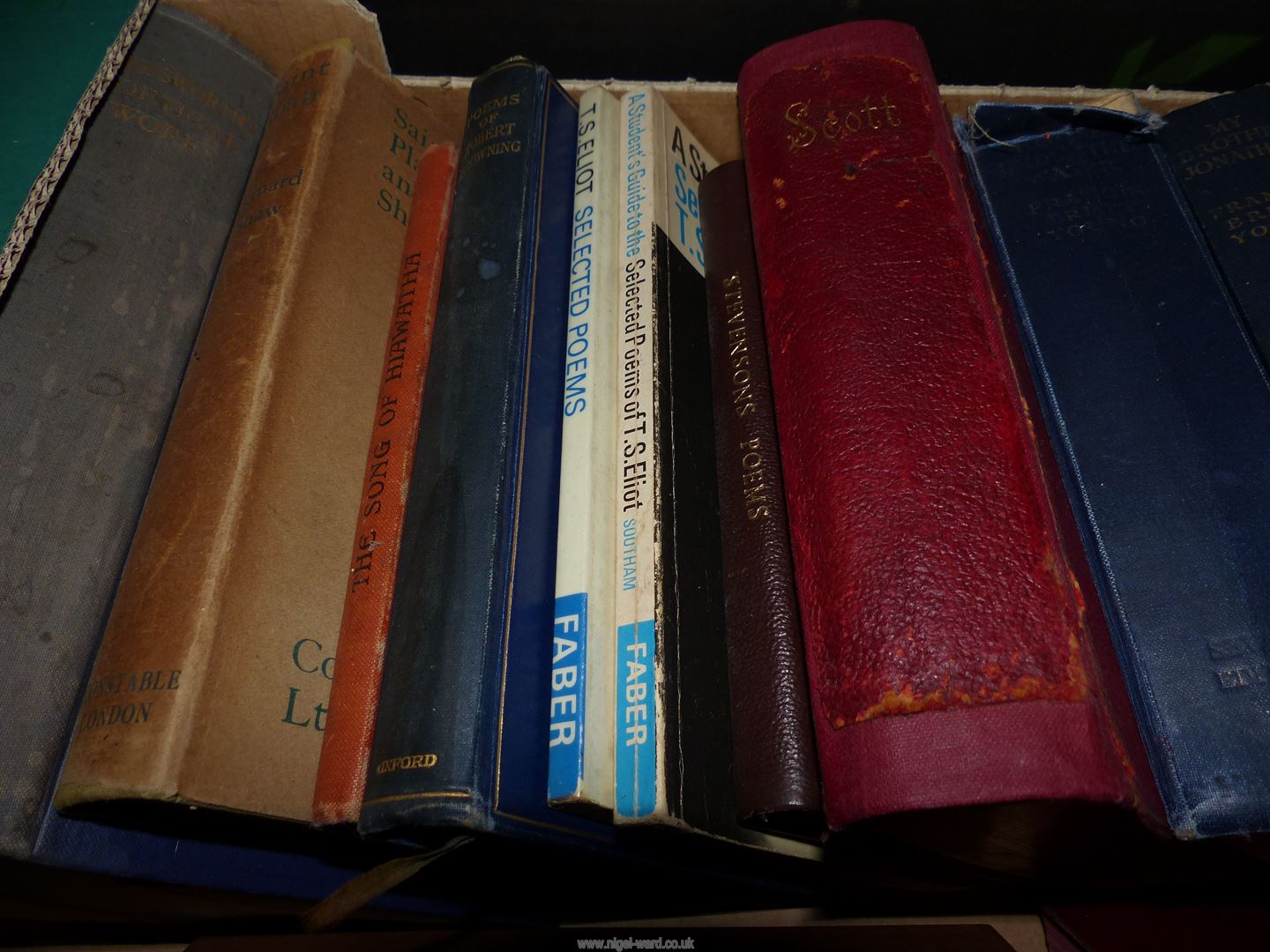 Two boxes of assorted Literature/language books including compendiums of rose/poems, - Image 5 of 7