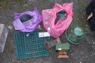 A good quantity miscellaneous bird feeders.