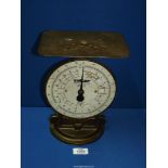 A Salters parcel Scales.