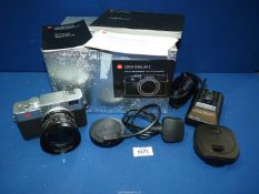 A Leica Digilux 2 Digital Camera having a Leica DC Vario-Summicron 7-22.5mm (28-90mm equiv) f/2-2.