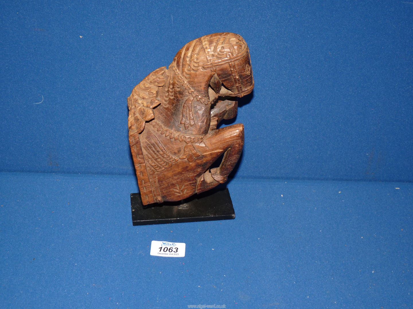 A figure of a Horse with carved detail, 9" tall. - Image 2 of 3