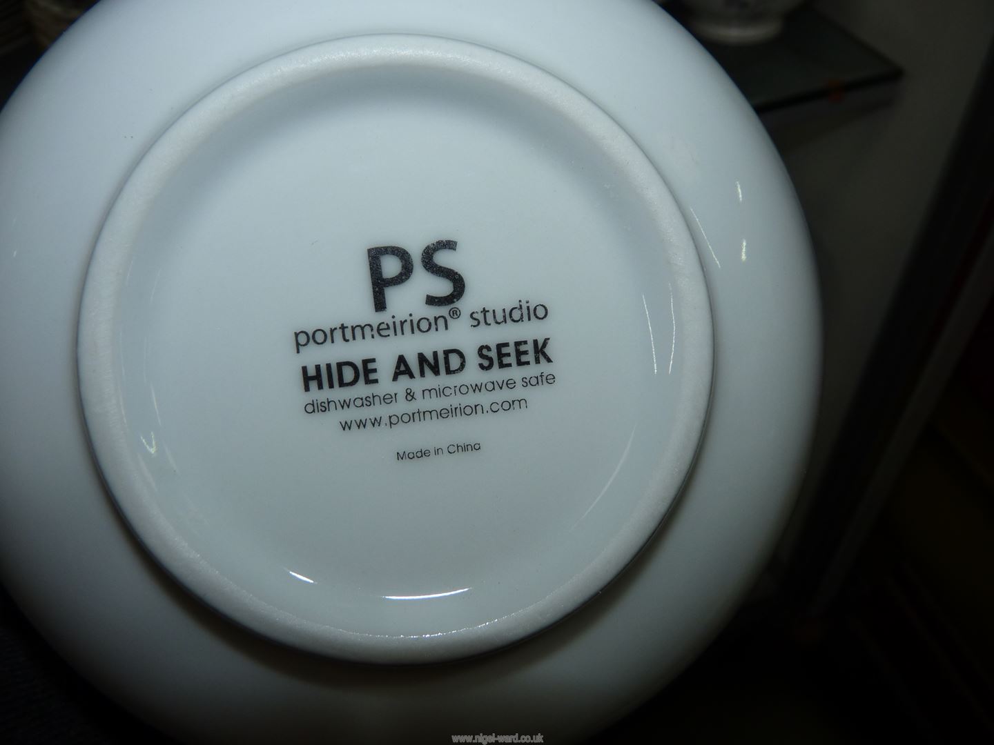 Portmeirion Studio 'Hide and Seek' dinner set to include; six dinner plates, side plates and bowls. - Image 2 of 2