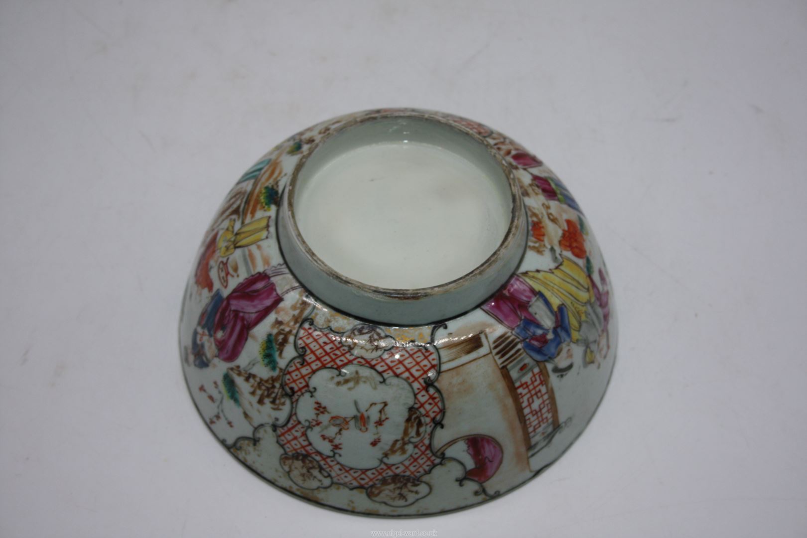 A 19th century Chinese famille rose Bowl (restored). - Image 4 of 4