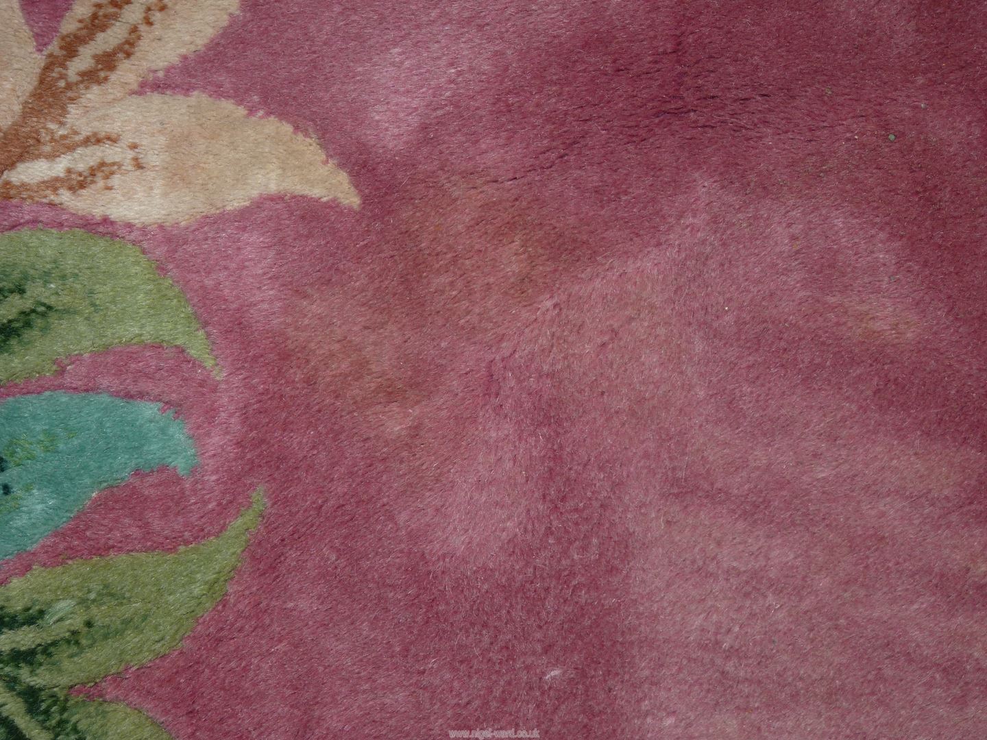 A large pink Chinese carpet, 140" long x 103 1/2'' wide. - Image 9 of 9