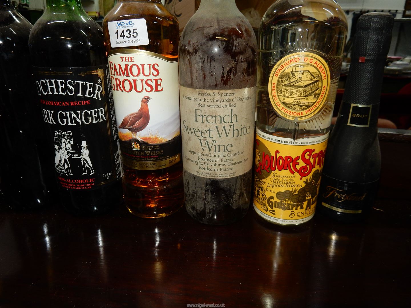 Eight bottles of Christmas cheer including one unlabelled but lid marked "Oxford Landing". - Image 3 of 4