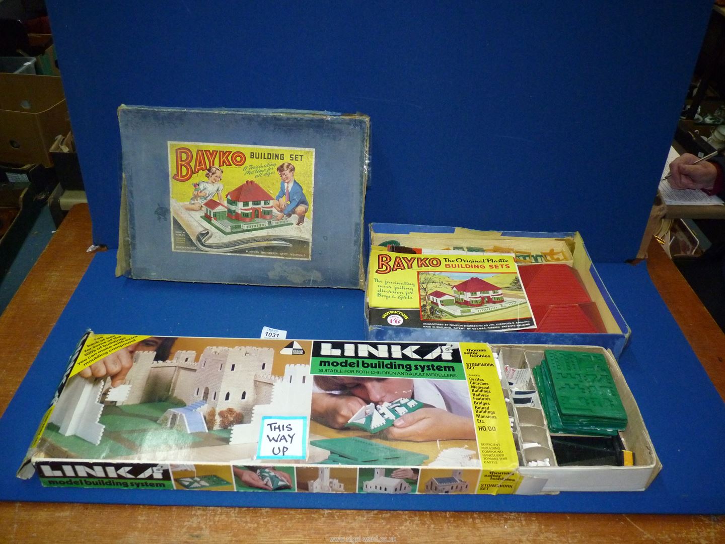 A Bayko building set and a Linka model building kit.