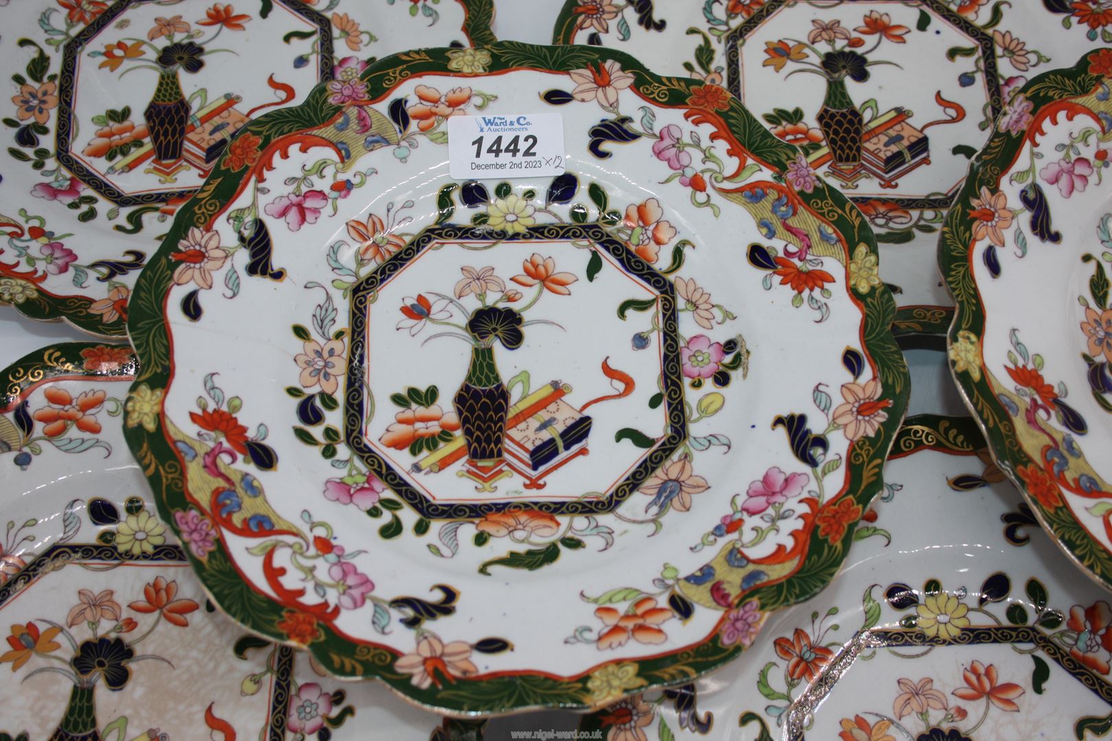 A set of twelve Masons dishes in Oriental design, 9" diameter, some a/f. - Image 3 of 6