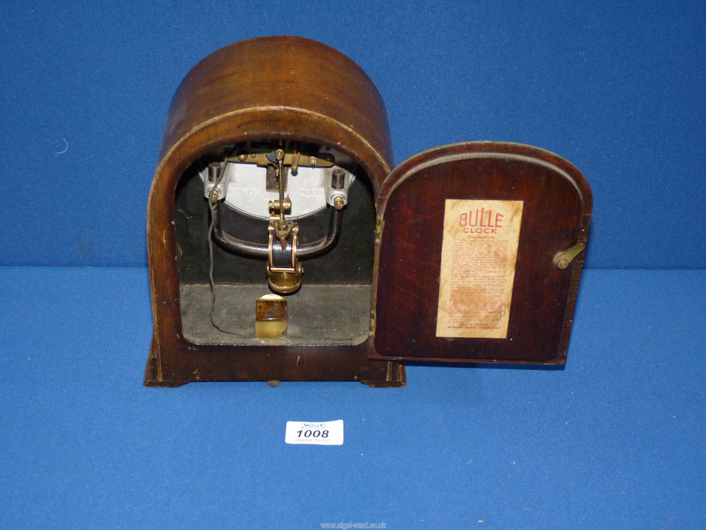 An unusual French Bulle battery electric Clock, having Art Deco style case, model XC, s/n 275415, - Image 3 of 6