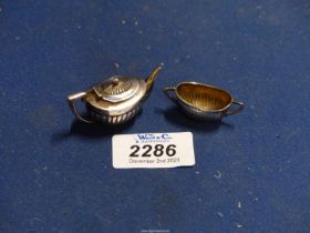 A dolls house size Silver Teapot and sugar bowl, Birmingham 1905/06.