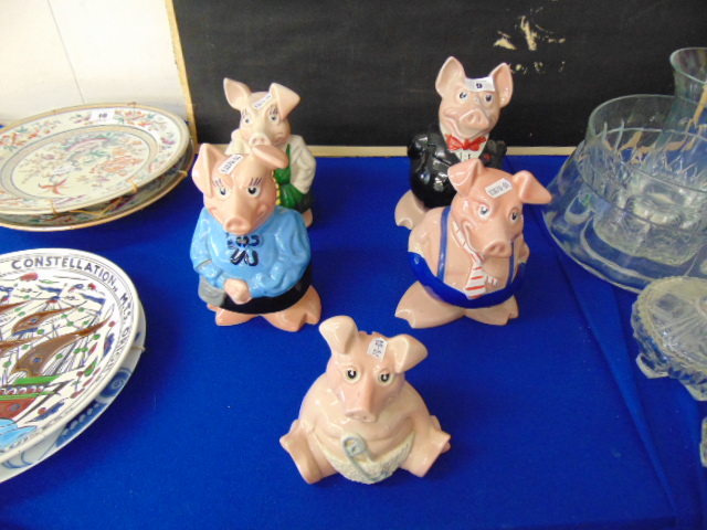 A family of Wade Natwest piggy banks, - Image 3 of 3