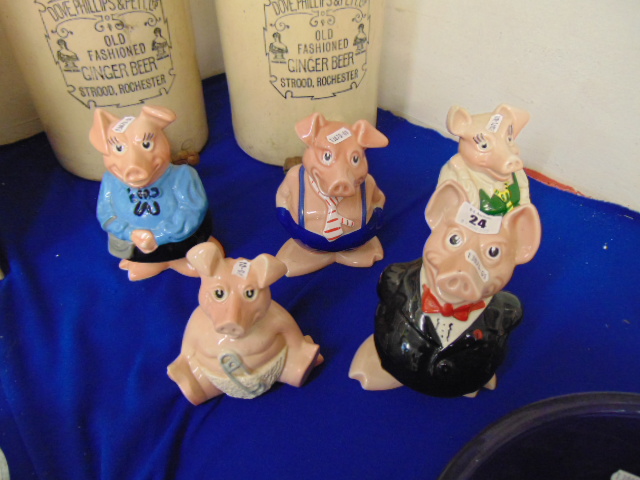 A family of Wade Natwest piggy banks, - Image 2 of 3