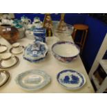 A small qty of china and glassware